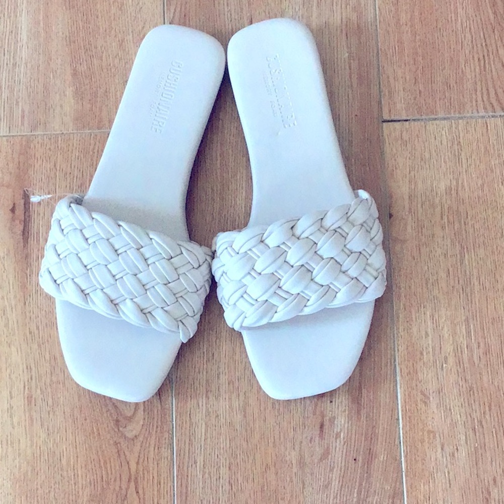 Women White Cream Sandals in size 7 . New with tags